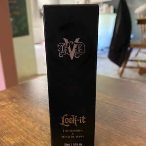 KVD Lock-it foundation